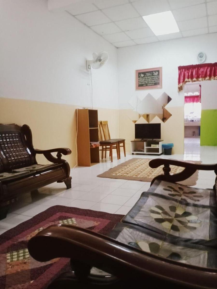 Homestay Ummi Razzin - Hizvo