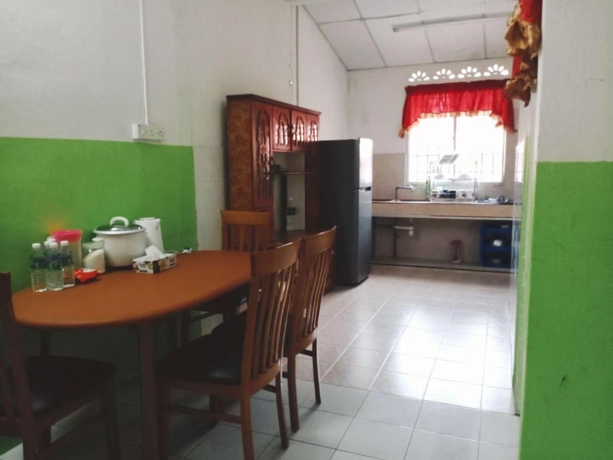 Homestay Ummi Razzin - Hizvo