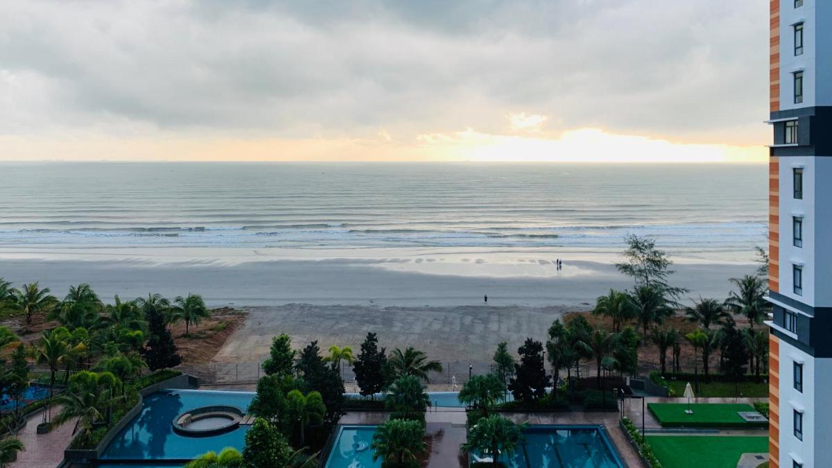 Timurbay Seaview Suite by Guns Studio - Housity