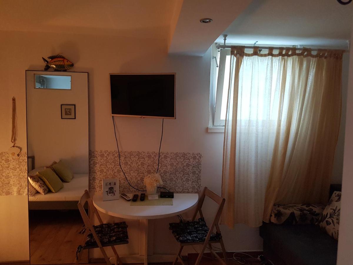 Otto e mezzo - Housity