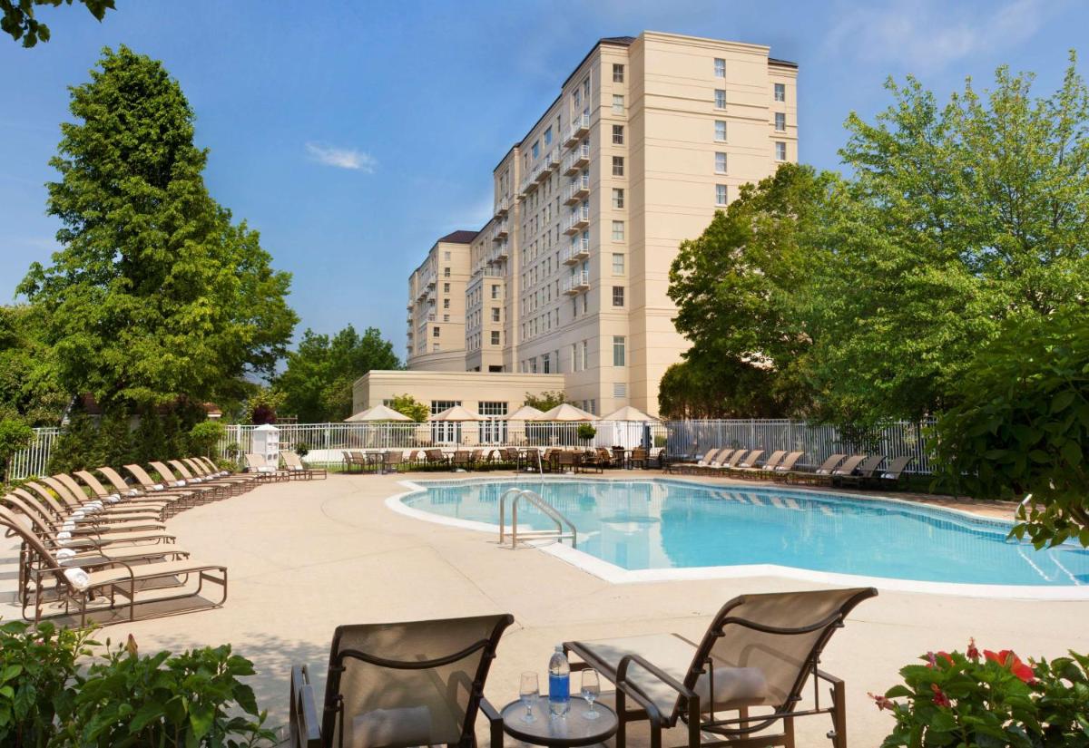 Hyatt Regency Long Island - Housity