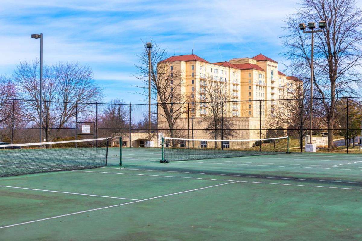 Hyatt Regency Long Island - Housity