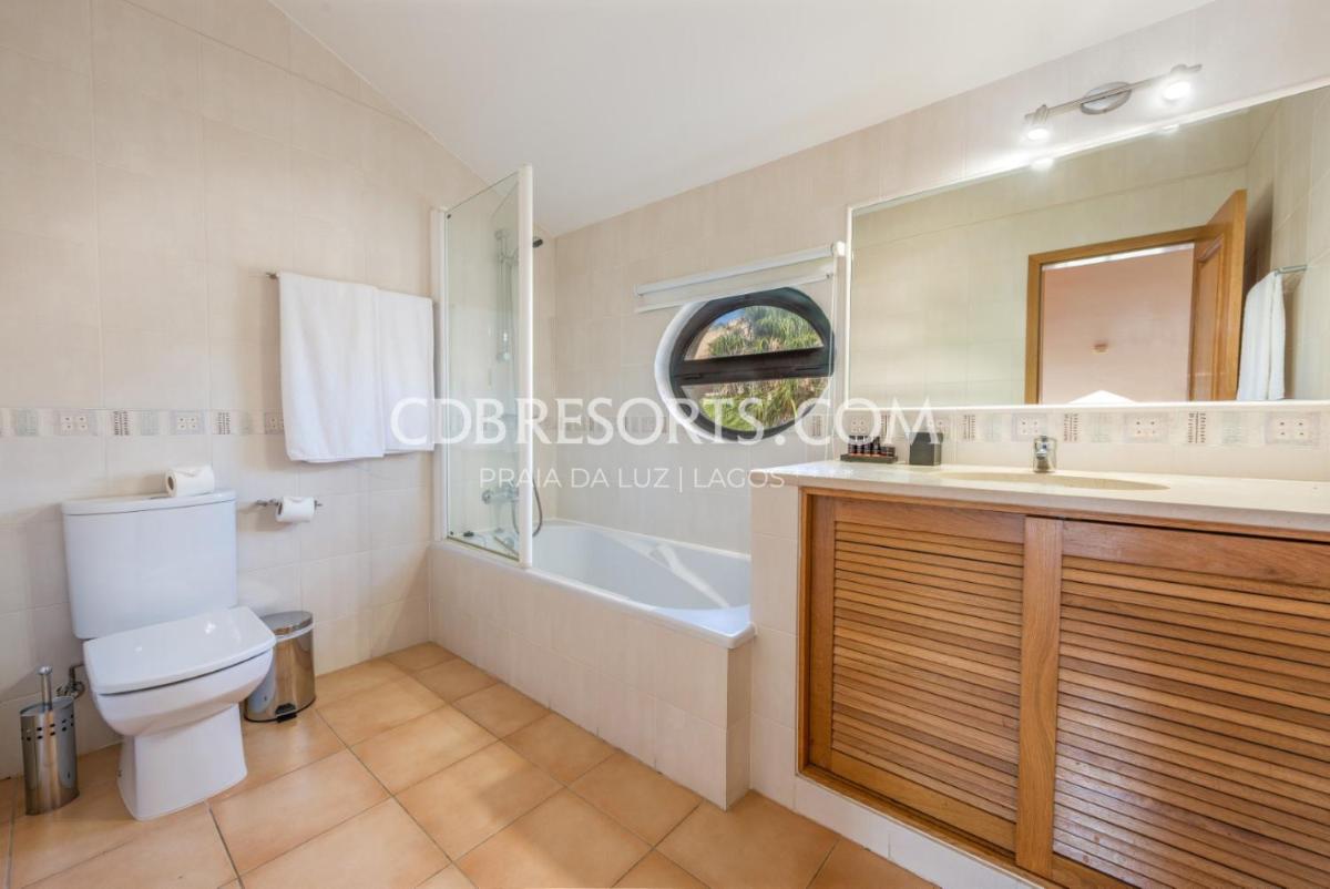 Uma casa de banho em Estrela da Luz Resort