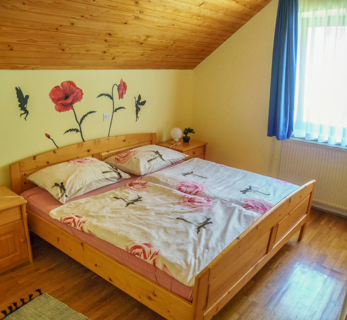 Apartments Zakrasnik - Housity