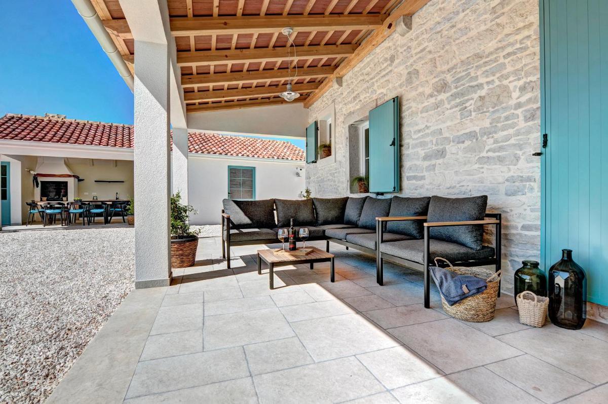 Stone Villa Milic with private pool in Barat, Istria - Housity