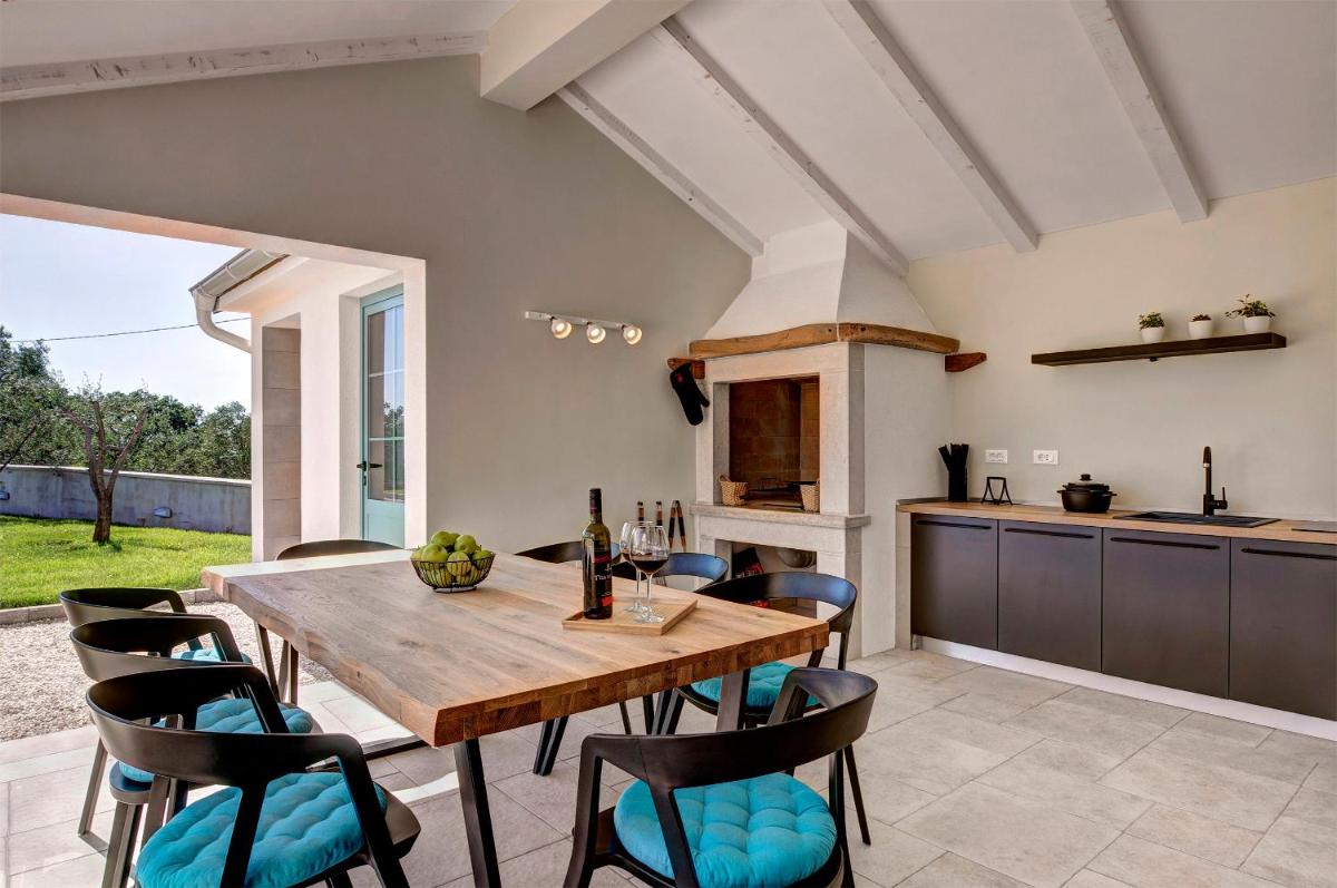 Stone Villa Milic with private pool in Barat, Istria - Housity