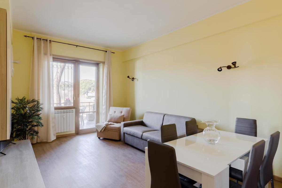 Le Rondini Apartment, 5 persone, 2 balconi, Policlinico Tor Vergata e Casilino, Metro C Torre Maura per il Colosseo a 10 minuti, WI-FI, aria condizionata - Housity