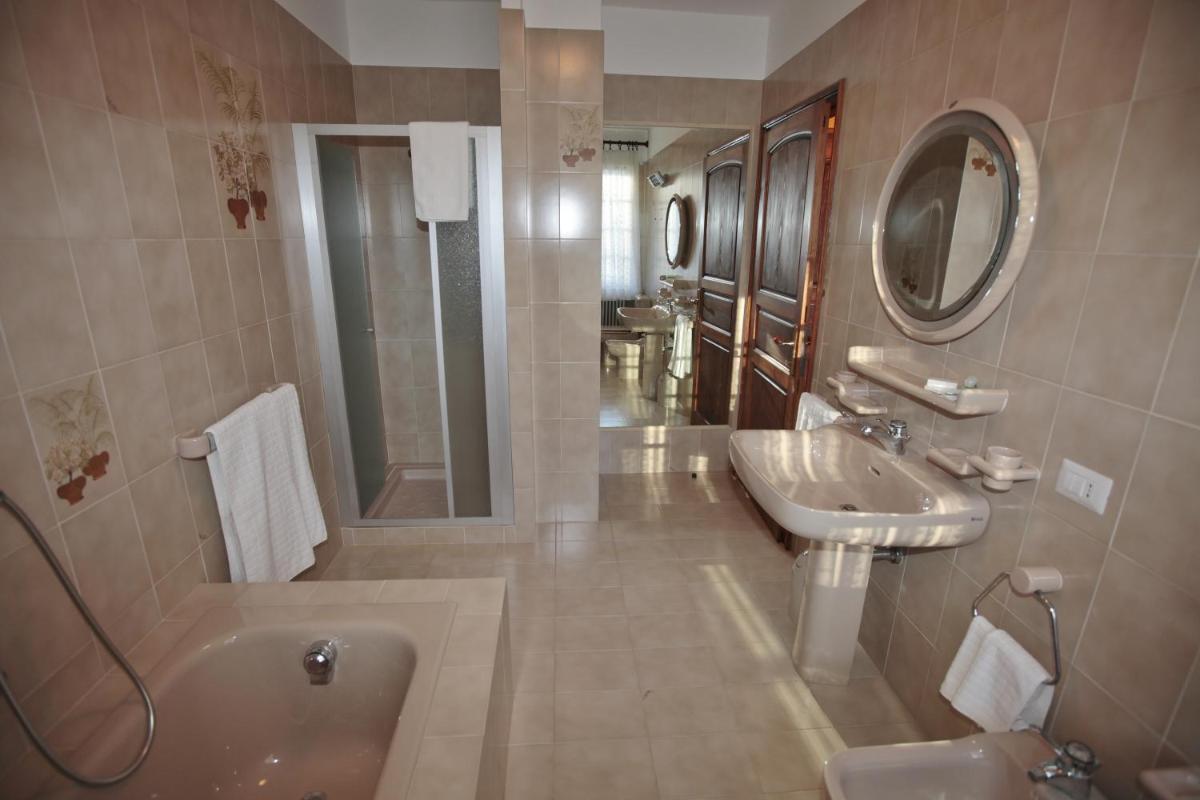 B&B Azalea - Housity