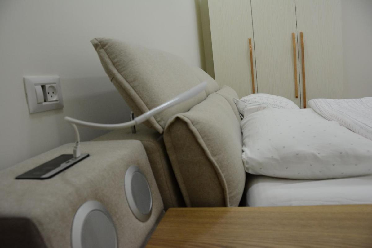 Ephrem House - Housity