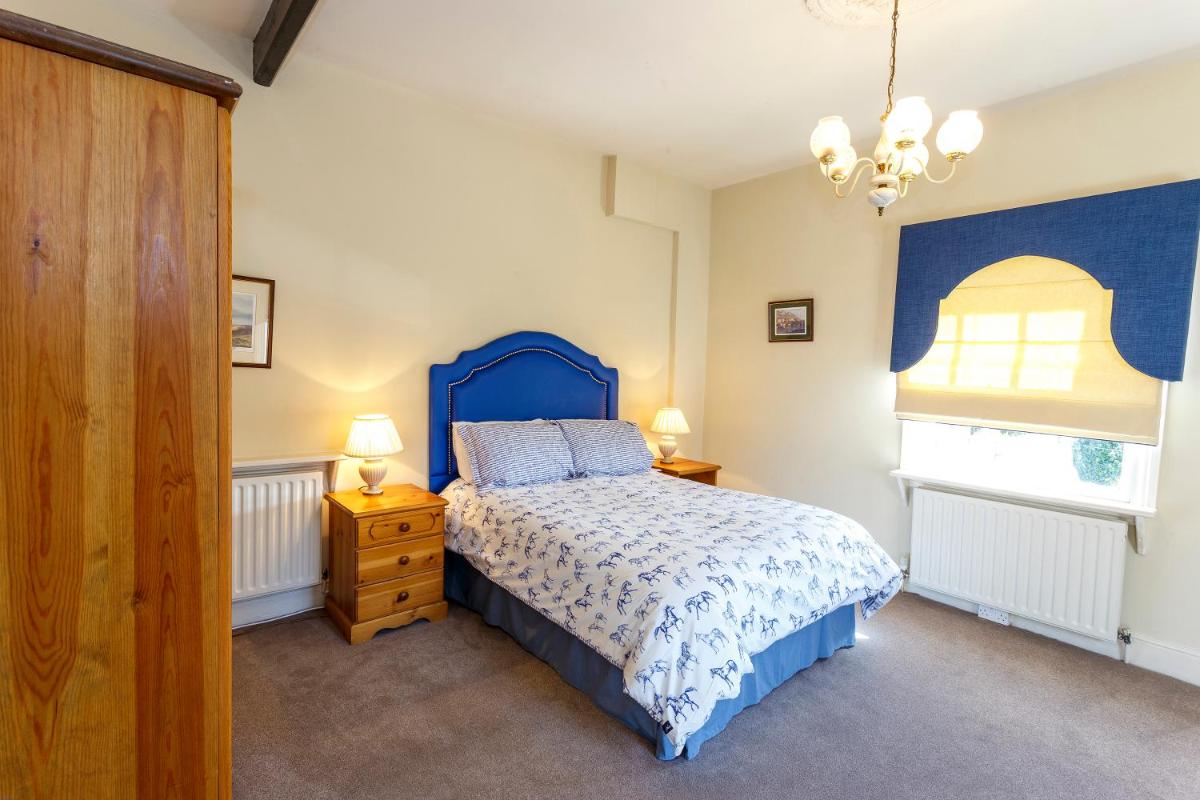 Durham House Holiday Let, sleeps 26 with Croft and Hay Loft - Housity
