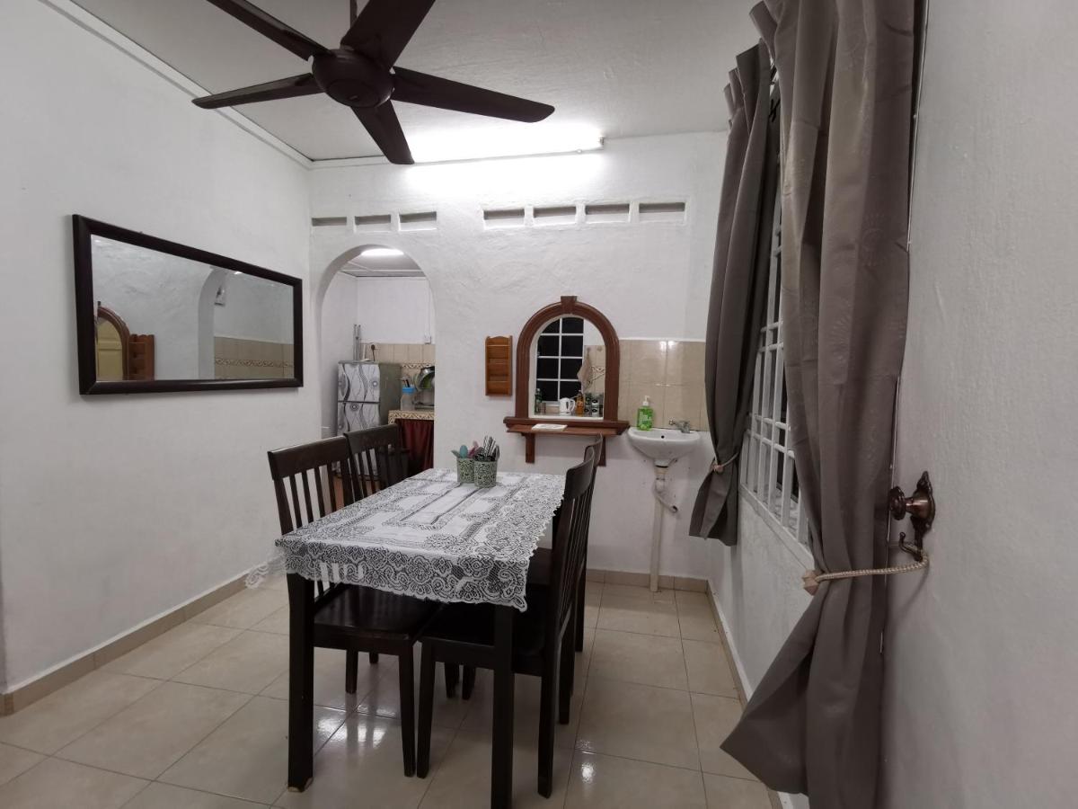 Sri Makmur Pontian Homestay - Housity