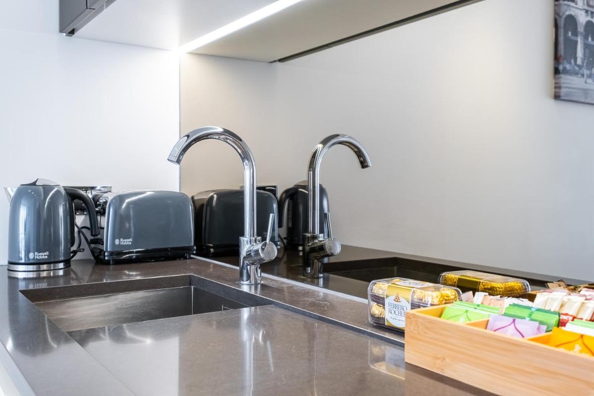 Silver Apartment Kew Bridge London - Housity