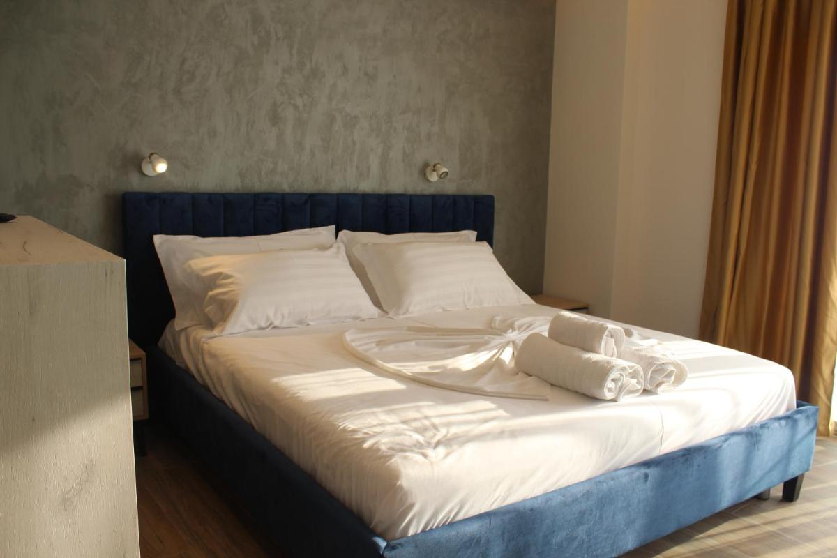 Hotel Bar Restaurant Triumf Shengjin - Housity