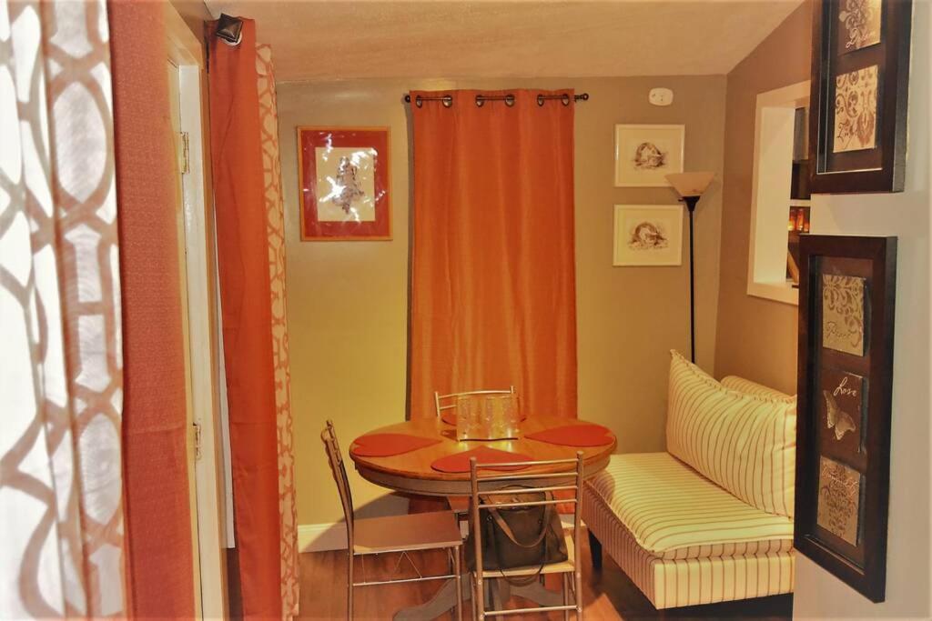 The Bungalow - Housity
