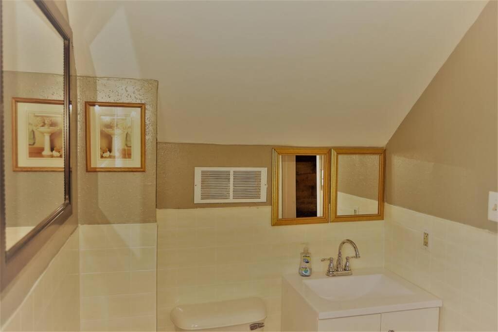 The Bungalow - Housity