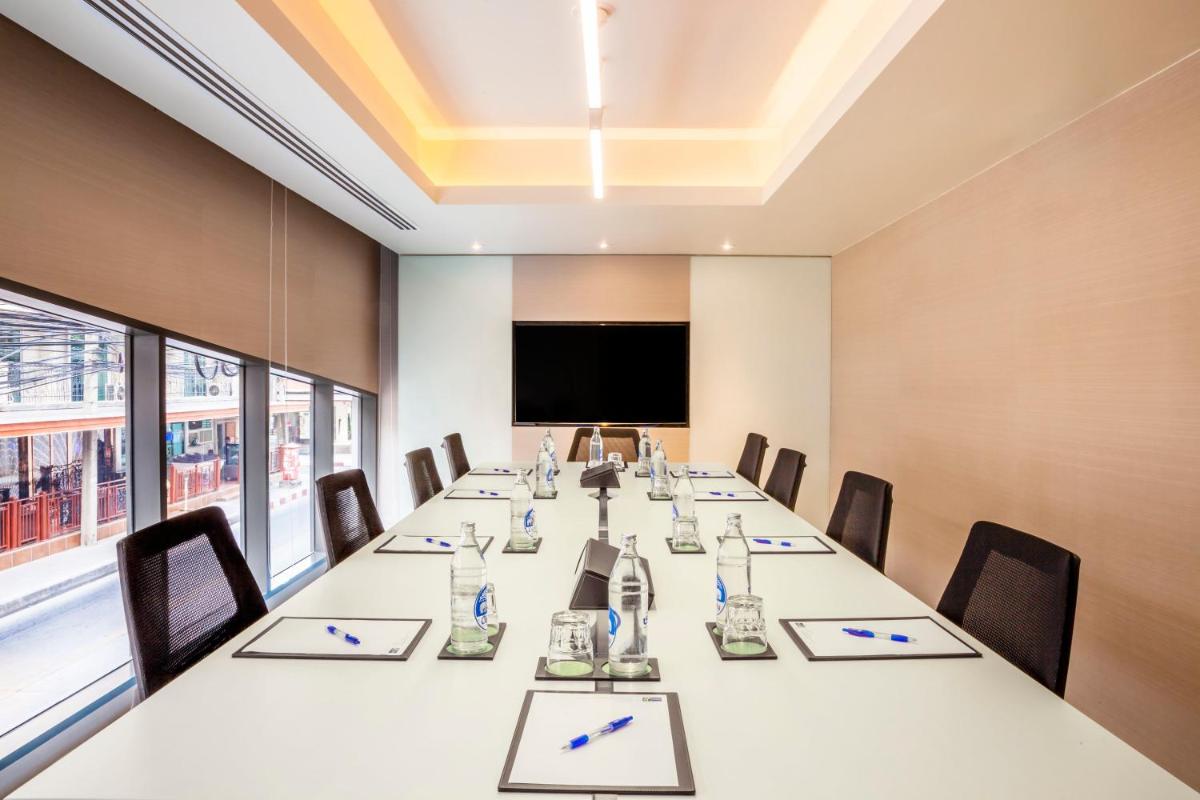 Holiday Inn Express Bangkok Sukhumvit 11, an IHG Hotel - Housity