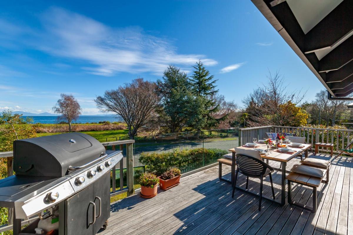 Chalet Mahuta - Five Mile Bay Holiday Home - Housity