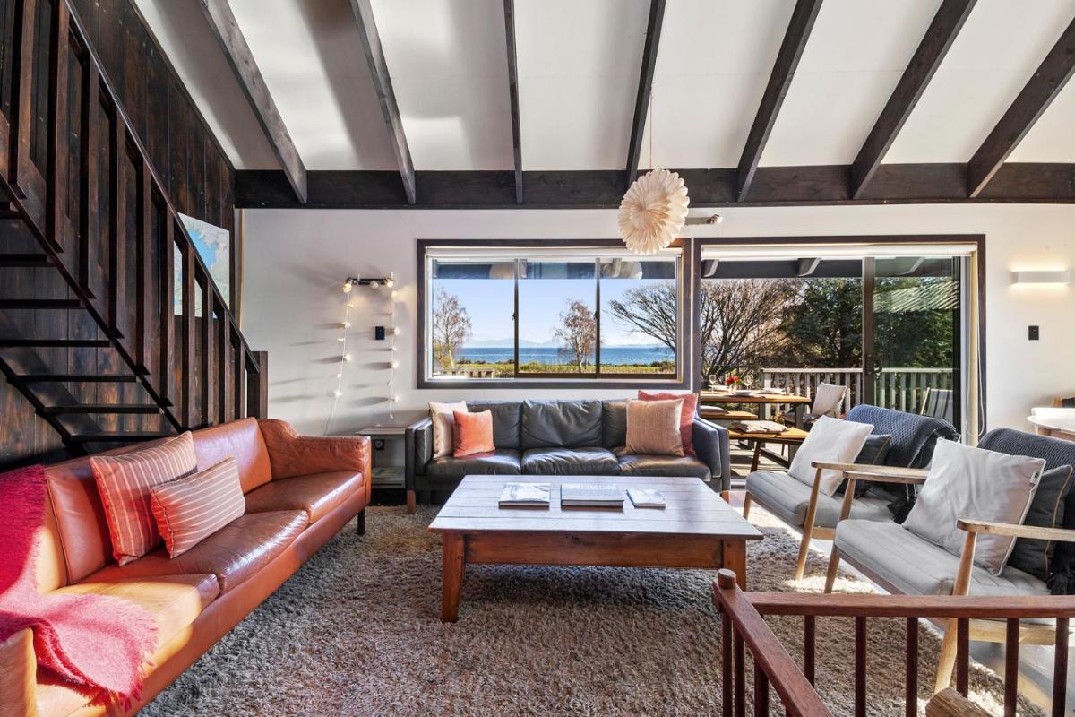 Chalet Mahuta - Five Mile Bay Holiday Home - Housity