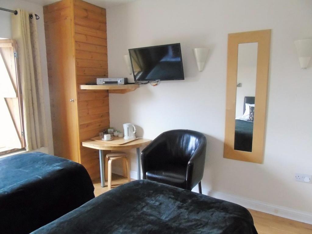 The Old Star - Housity