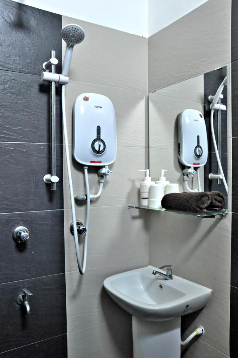 Tanjong Inn - Housity