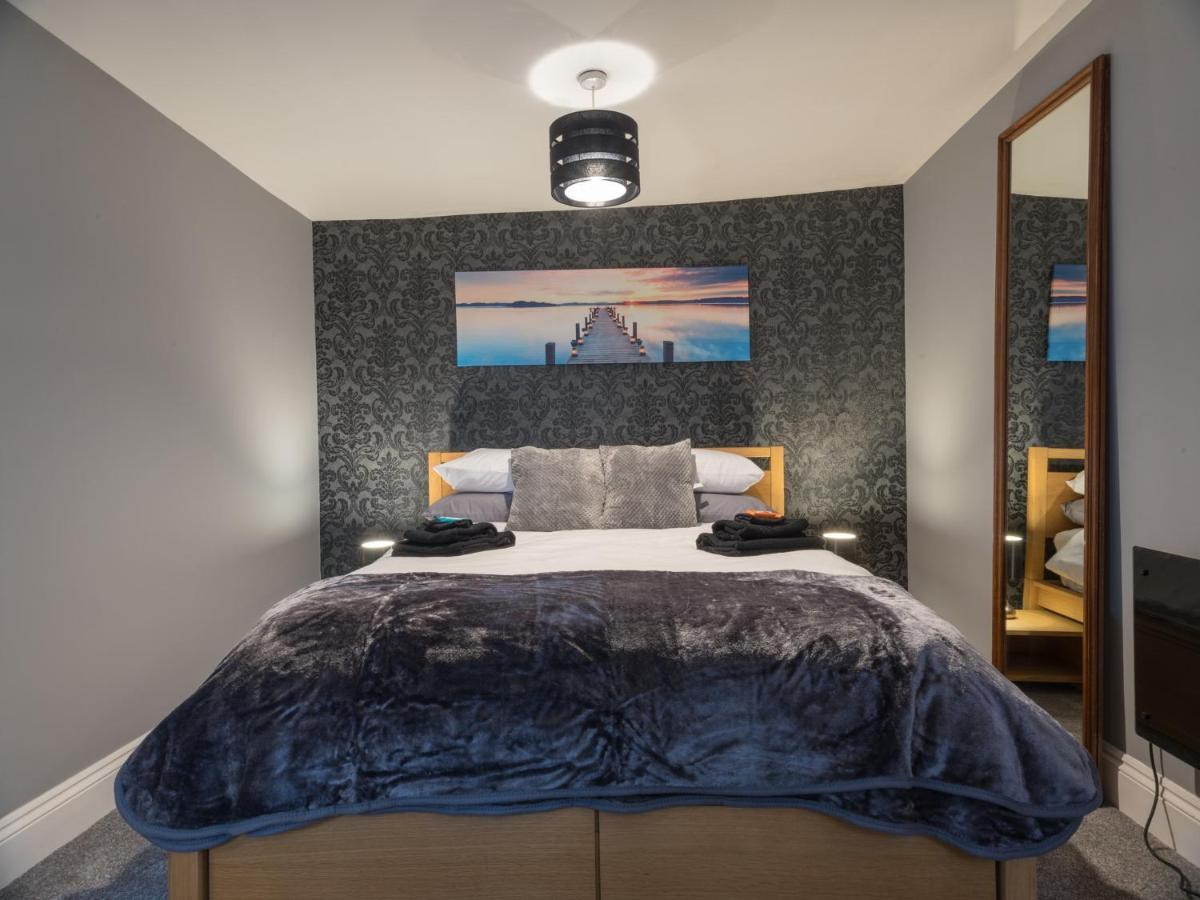 Southernhay Basement Apartment - Housity
