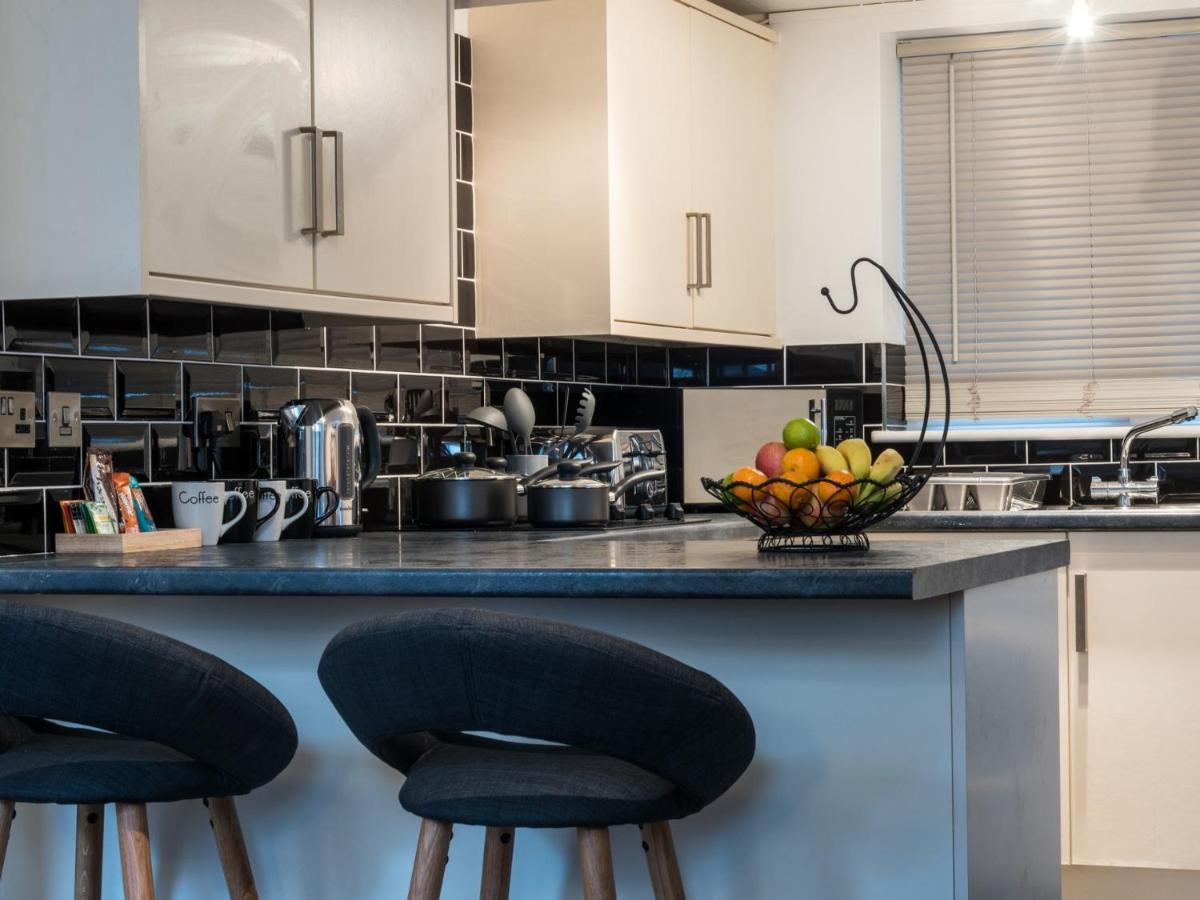 Southernhay Basement Apartment - Housity