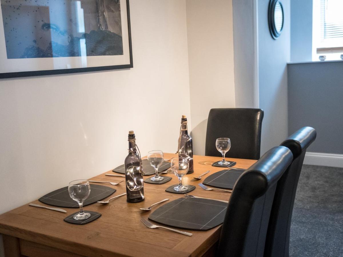 Southernhay Basement Apartment - Housity