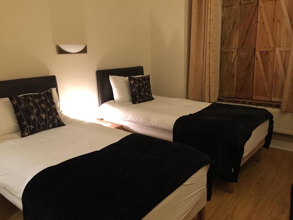 The Old Star - Housity