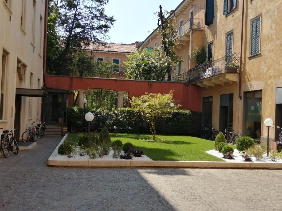 CASTLE VIEW LODGE intero appartamento Verona centro storico - Housity