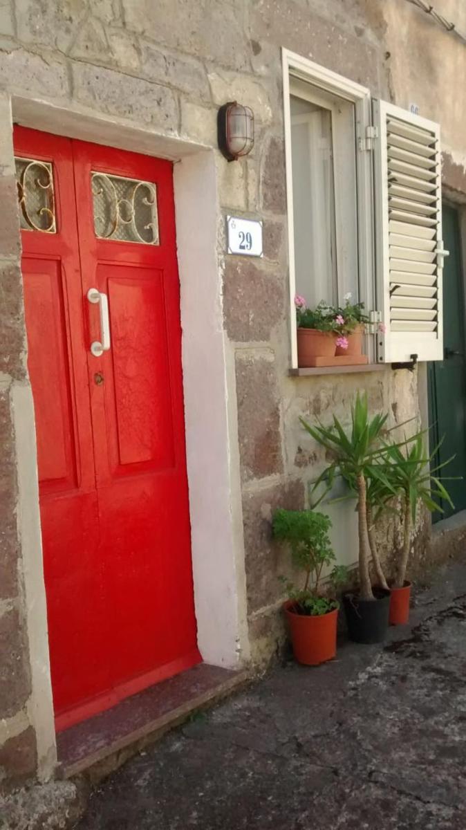 SARDEGNA 22 chilometri da Alghero ordinata confortevole e silenziosa MARE a 15 minuti d'auto - Housity