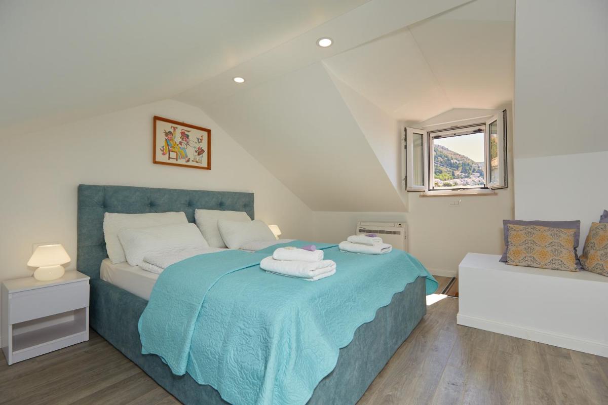 Holiday Home Festina Lente - Housity