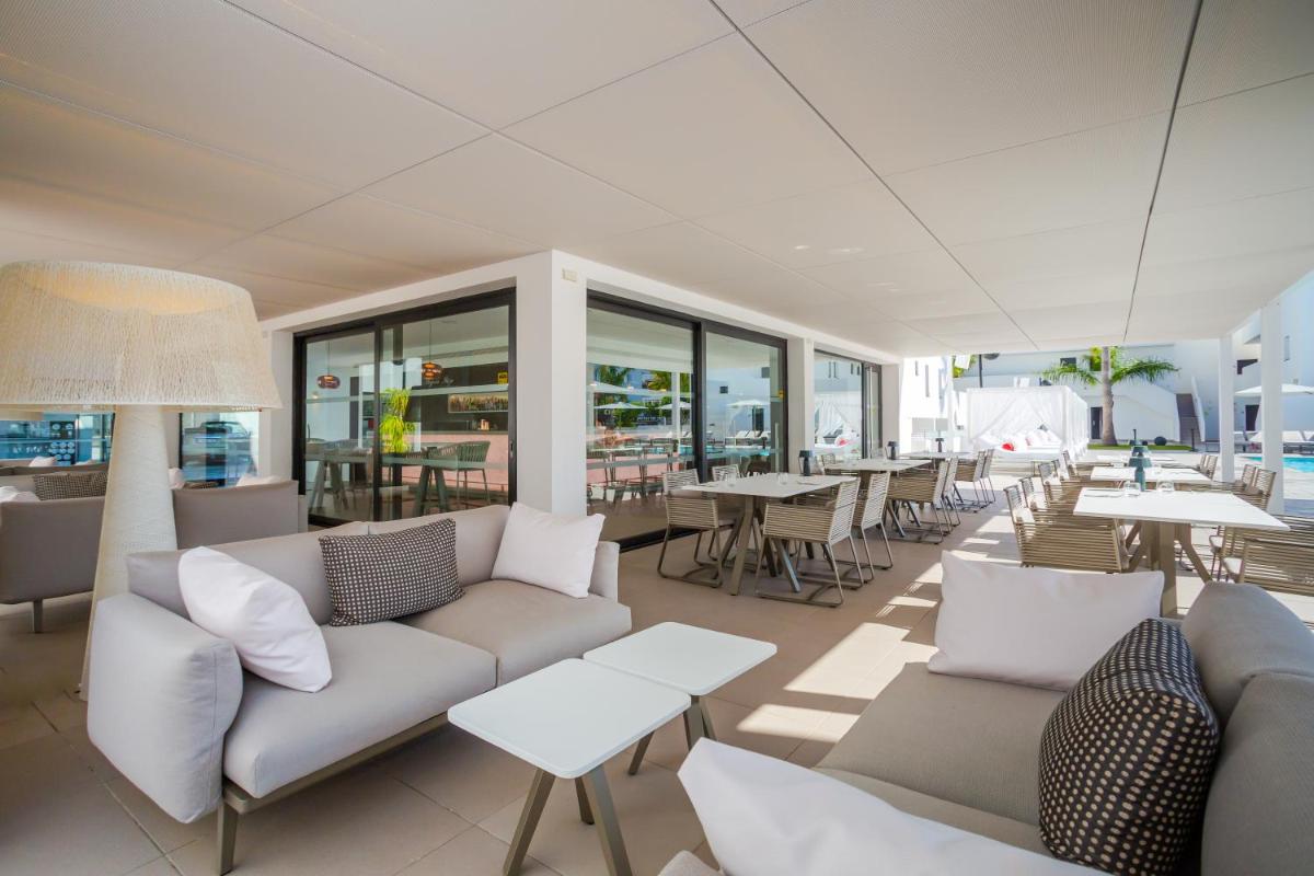Zona de estar de Migjorn Ibiza Suites & Spa