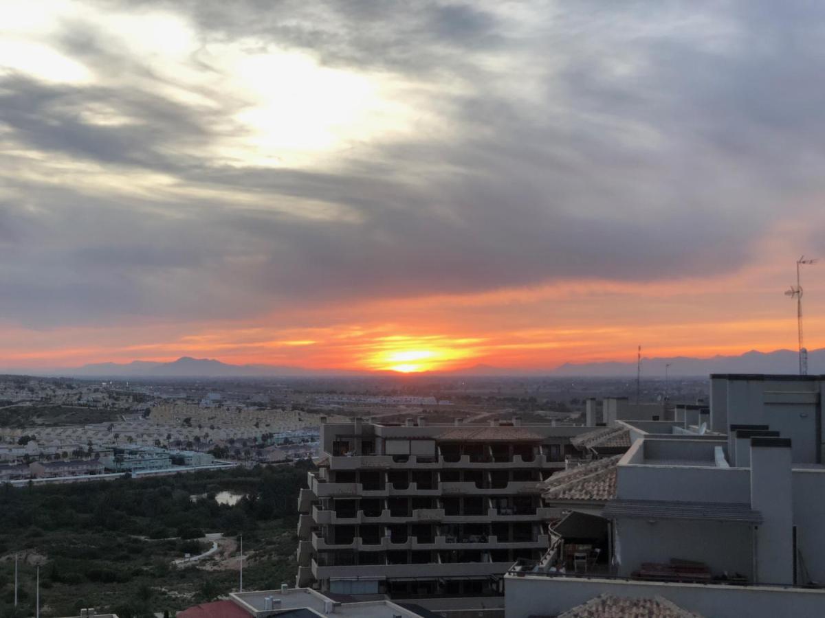 Infinity View Penthouse Apartment - Housity