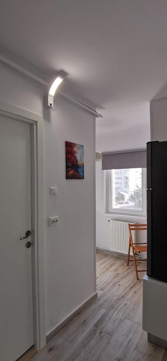 Marcos Apartments Nice and Cozy Mioveni - Housity