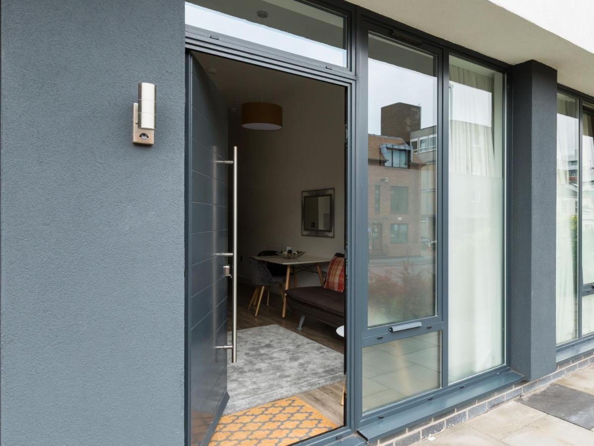 Stylish Executive Apartment, Coventry City Centre - Housity