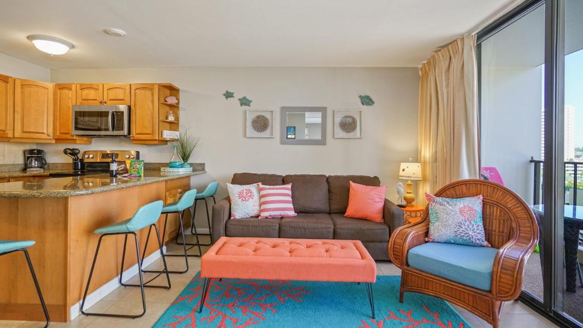 WAIKIKI BANYAN SUITES w FREE PARKING - Housity