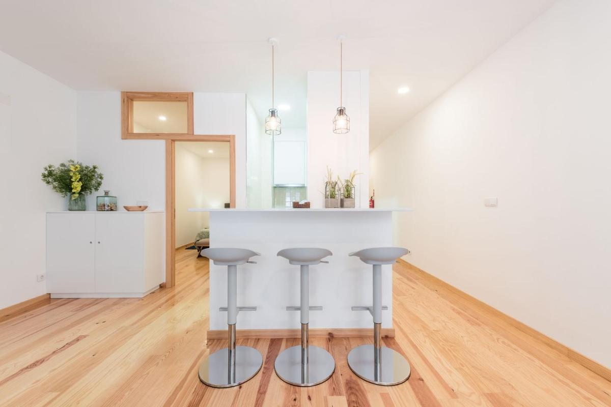 Suitetrails - LovelyStay - 1BR Flat w AC and Balcony by Aliados