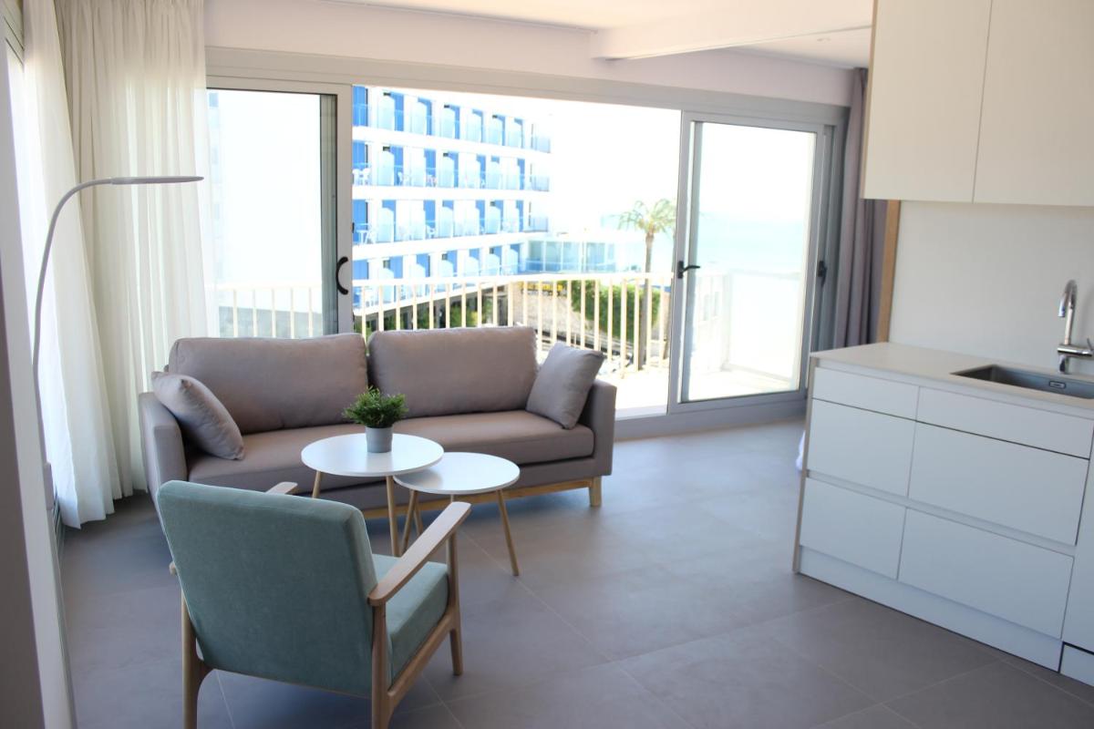 Beautiful loft, huge sunny terrace, view over the beach and sea - Housity