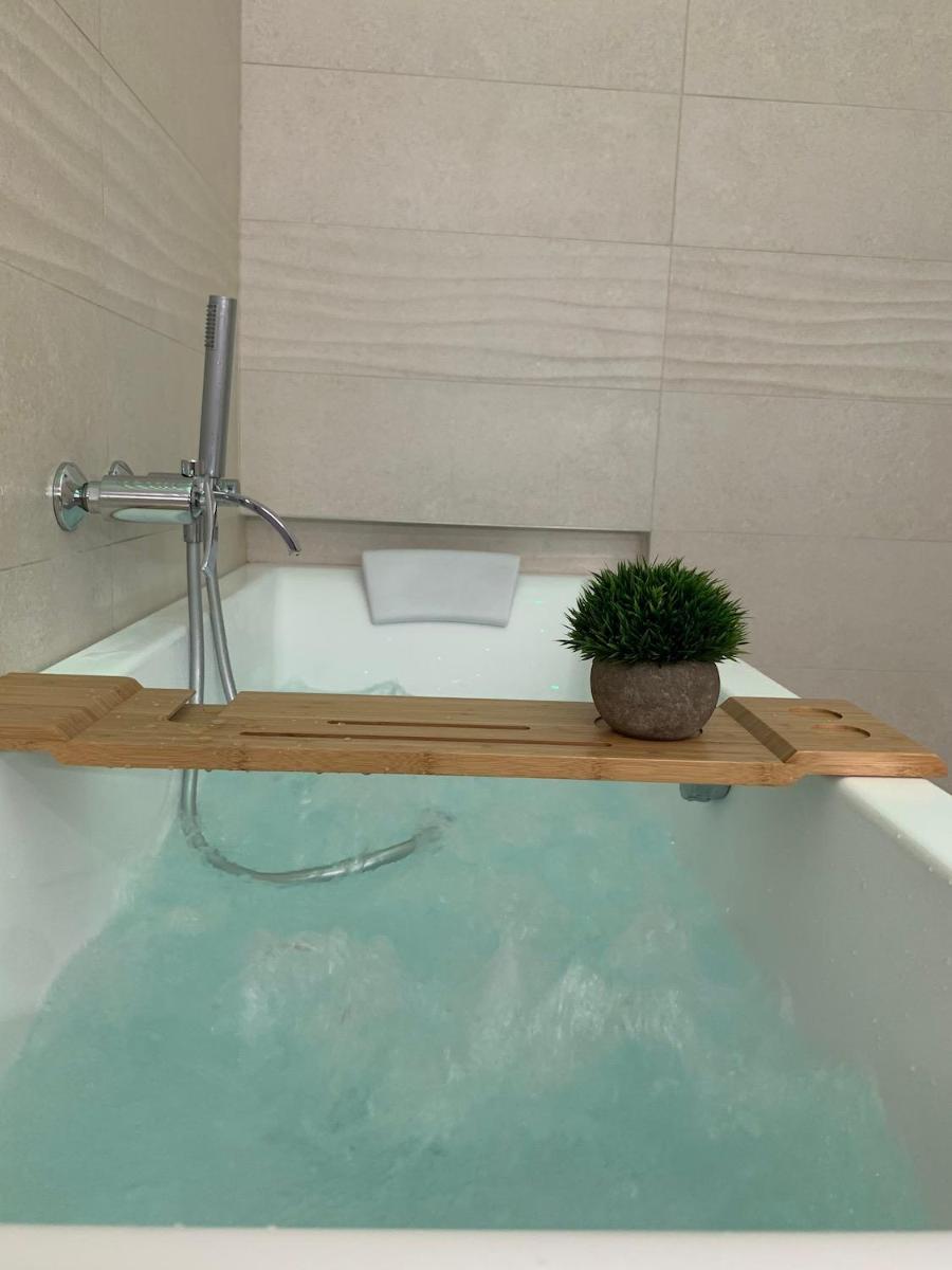 HomeSuite sul Lago - Housity