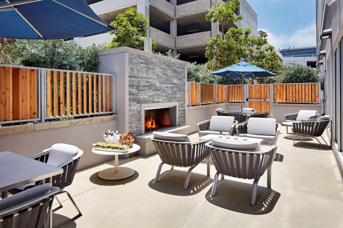 Hyatt Place Los Angeles / LAX / El Segundo - Housity