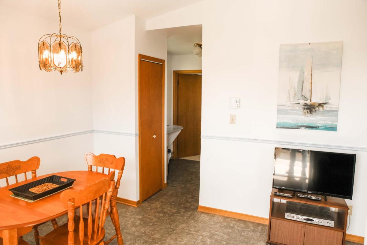 Peck's Housekeeping Cottages - Housity