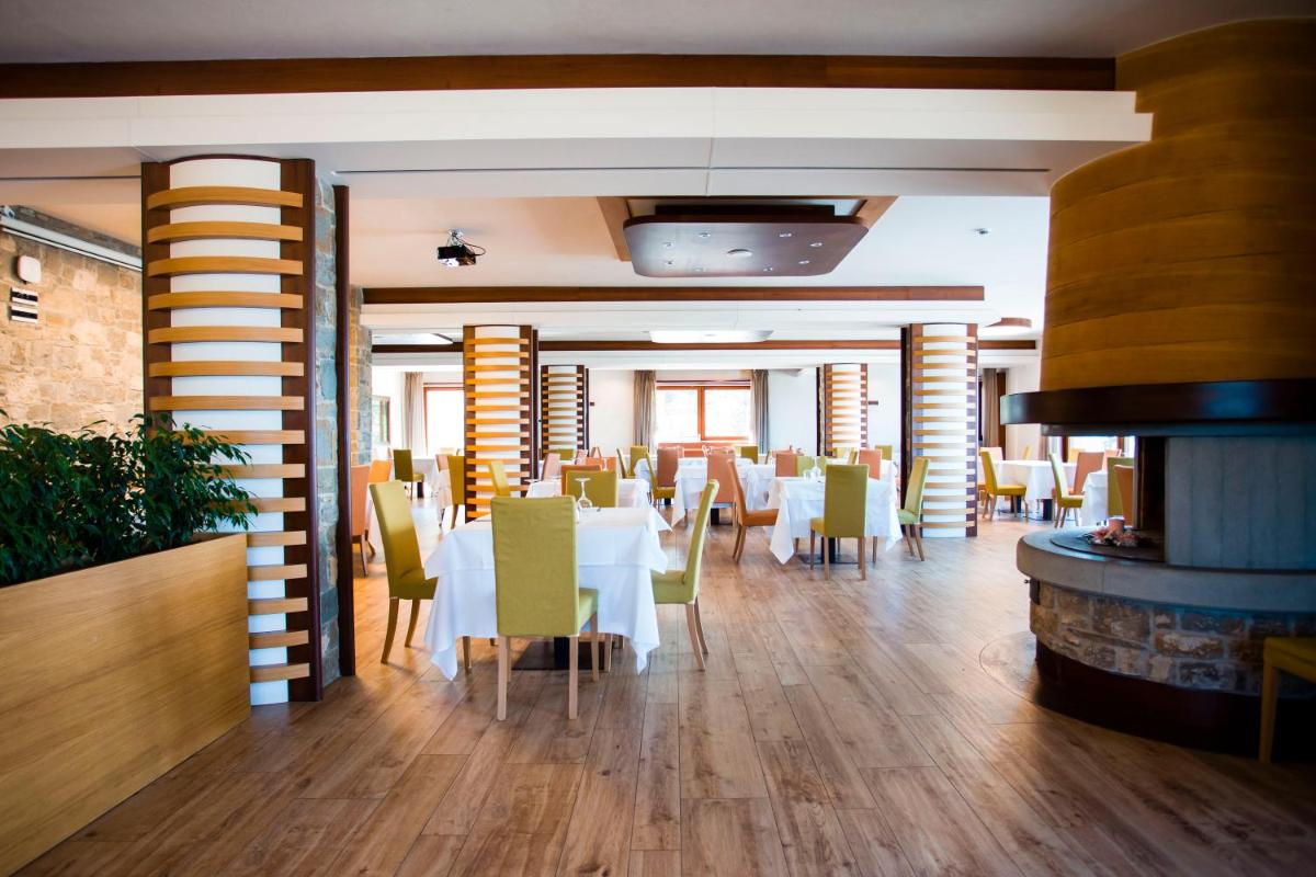 Hotel Monte Campo - Housity
