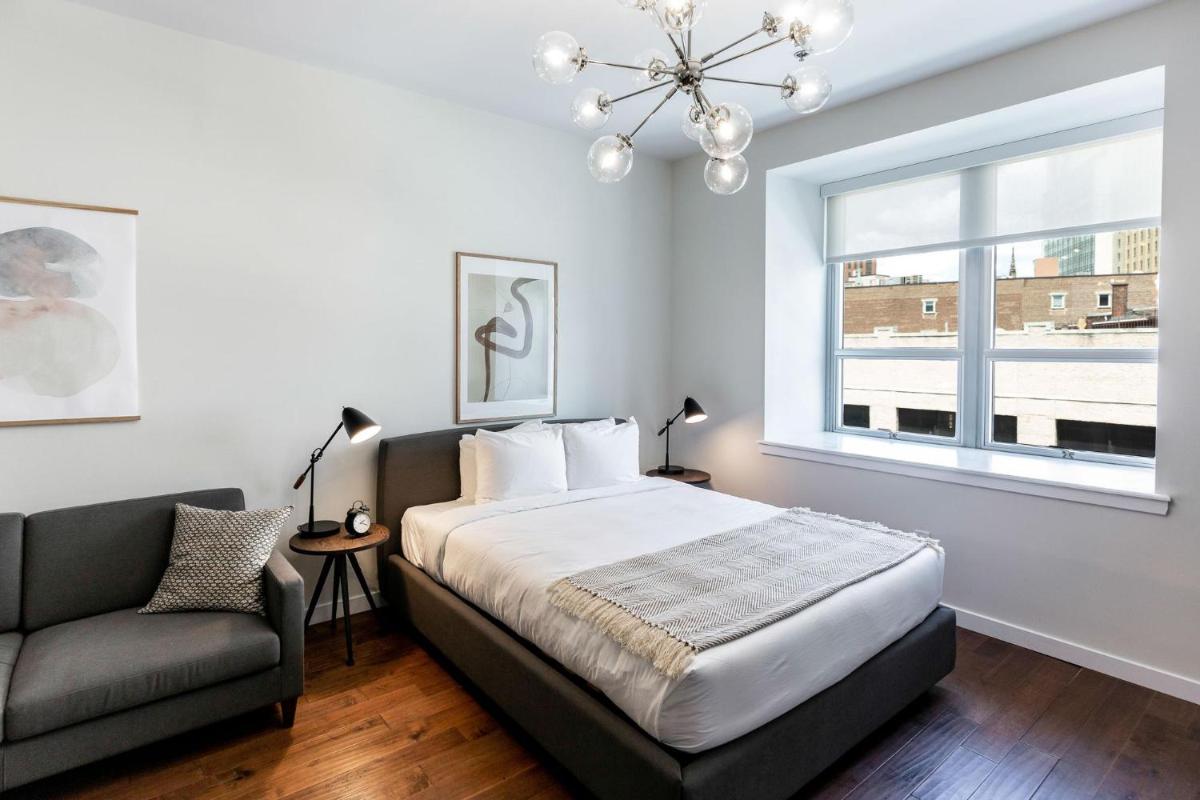 Kislak 304 Chic Studio in the Heart of Downtown - Housity
