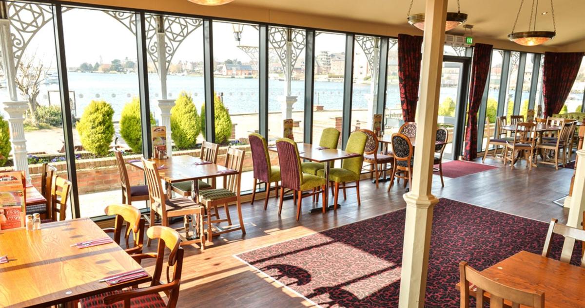 Wherry Hotel - Housity
