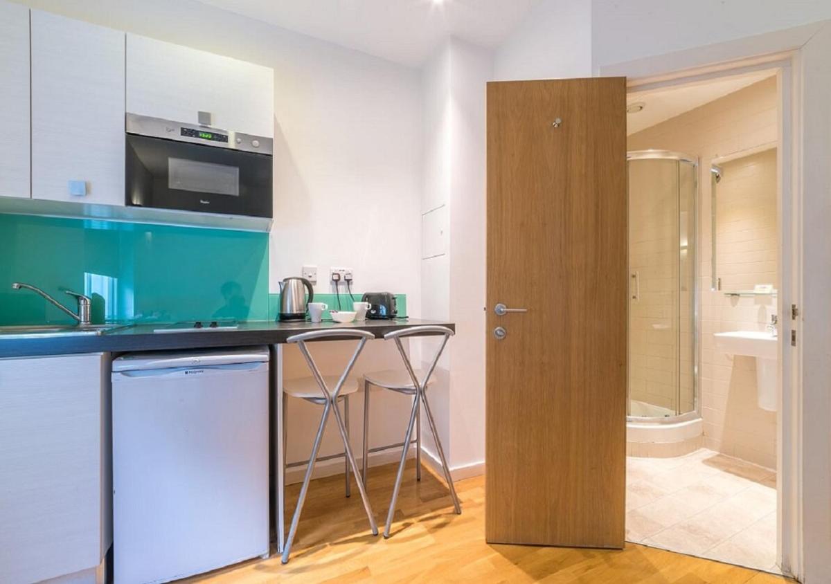 Hyde Park Executive Apartments - Housity