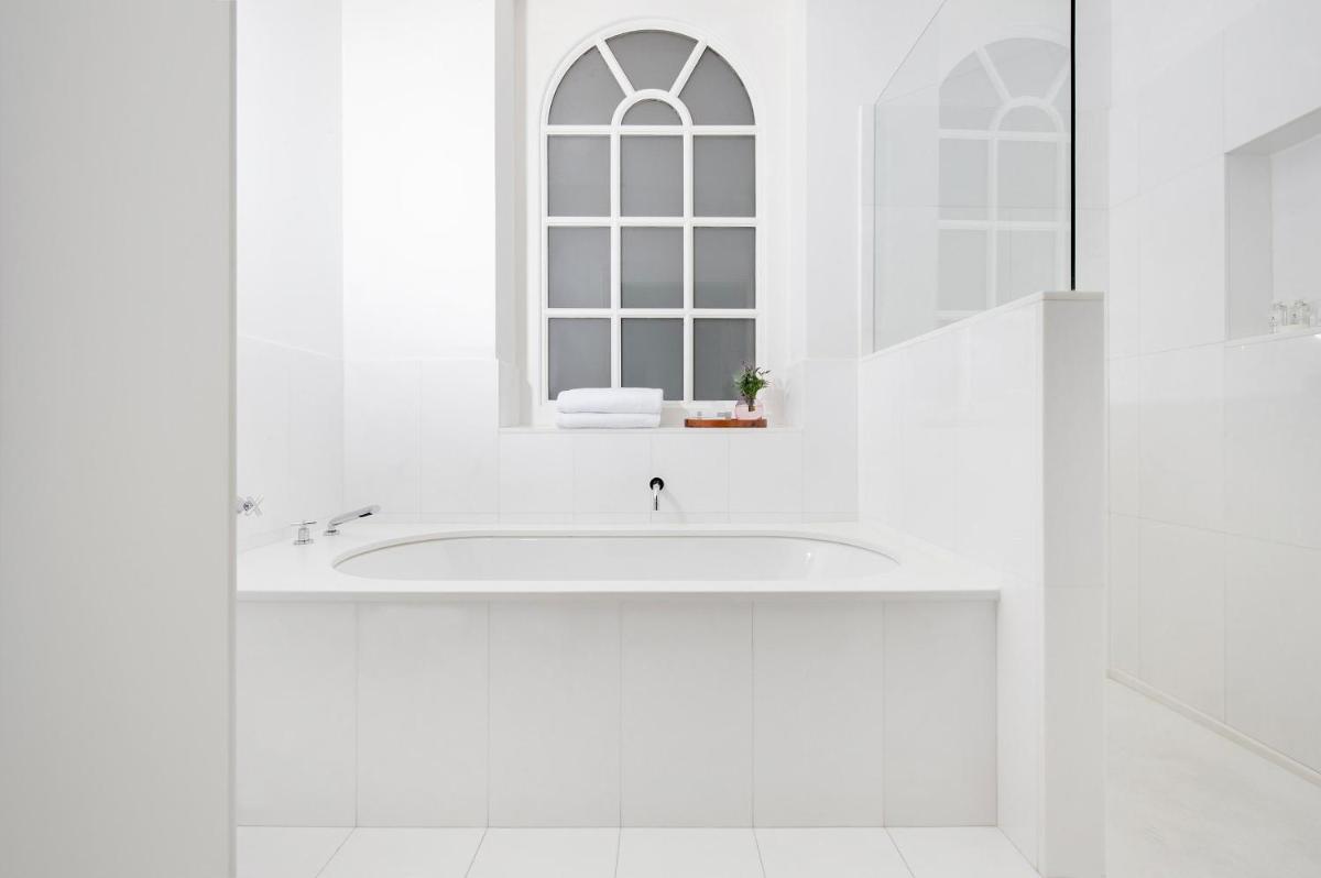 Un baño de Alma Barcelona GL
