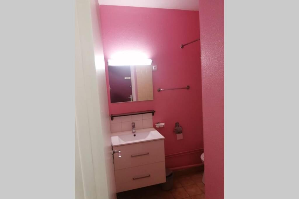 Studio avec vue imprenable sur la vallee serviettes et draps non inclus - Housity
