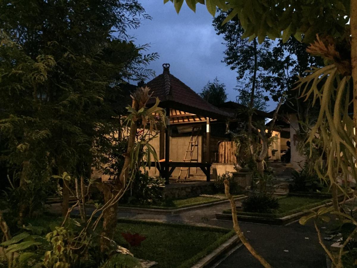 Cahaya Guest House - Housity