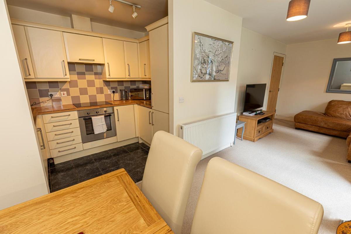 Modern 1-Bed Apartment In Southwark, South London - Housity