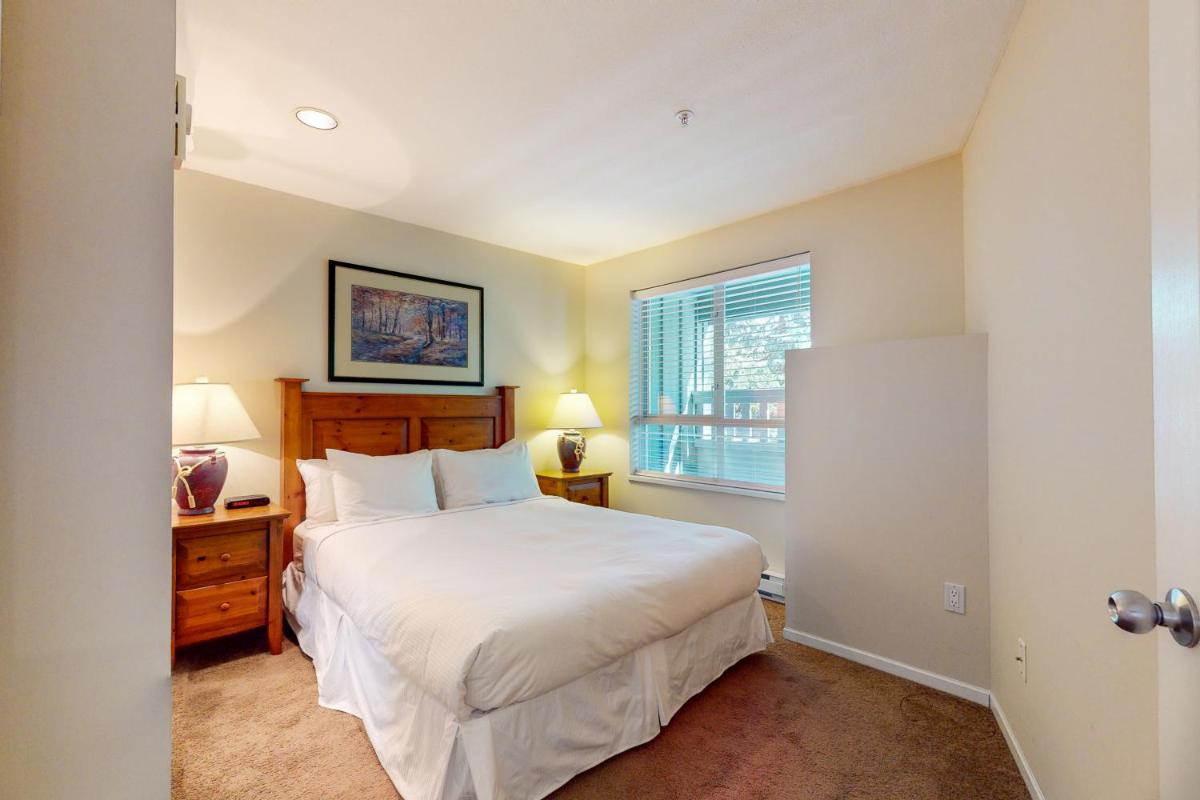 Town Plaza Suites - Housity
